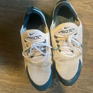 Nike Air Max 270 Sneakers - White/Teal Running Shoes